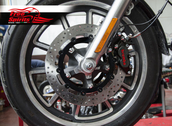 Harley Davidson Touring 07-09, Dyna 06-17 & V-Rod 02-10 - Bolt-in kit with 4p. (Black) calipers & (Black) rotors 320 mm