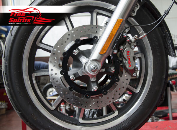 Harley Davidson Touring 07-09, Dyna 06-17 & V-Rod 02-10 - Bolt-in kit with 4p. (Titanium) calipers & (Black) rotors 320 mm